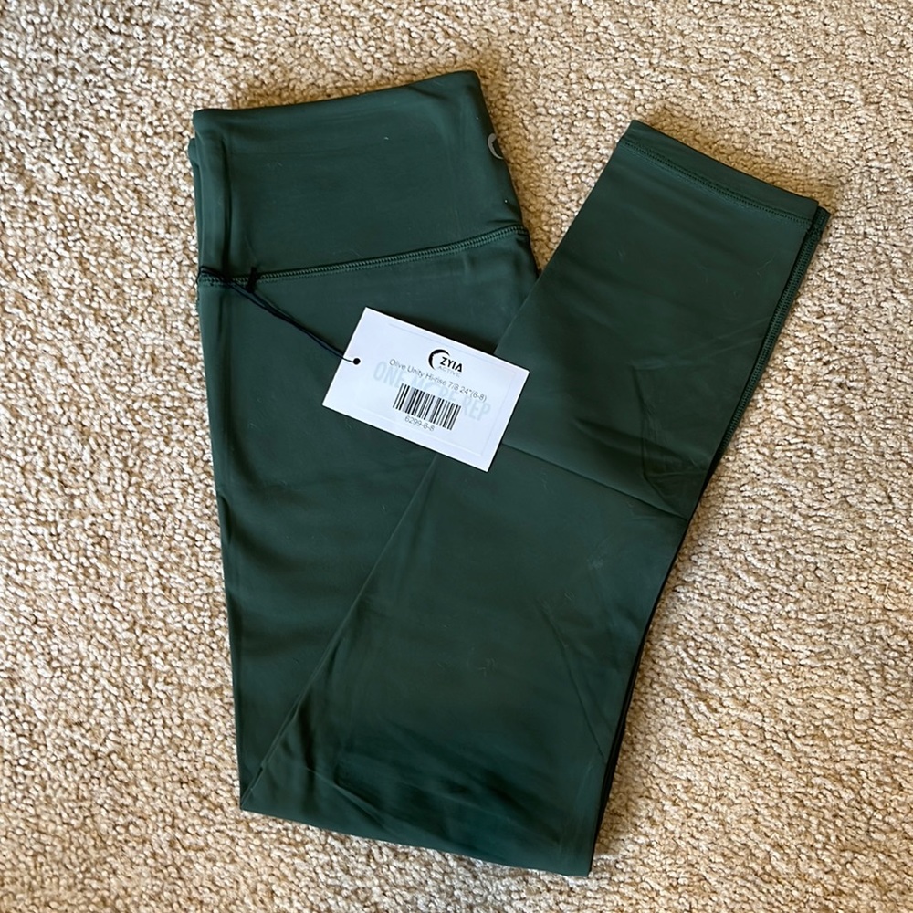 Zyia Olive Unity Hi-rise 7/8 24” (6-8)